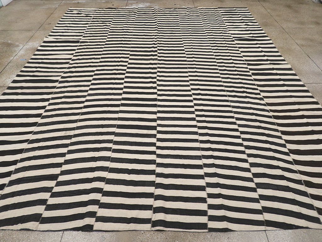 Vintage Persian Flatweave Kilim Large Room Size Carpet, No.30460 - Staging