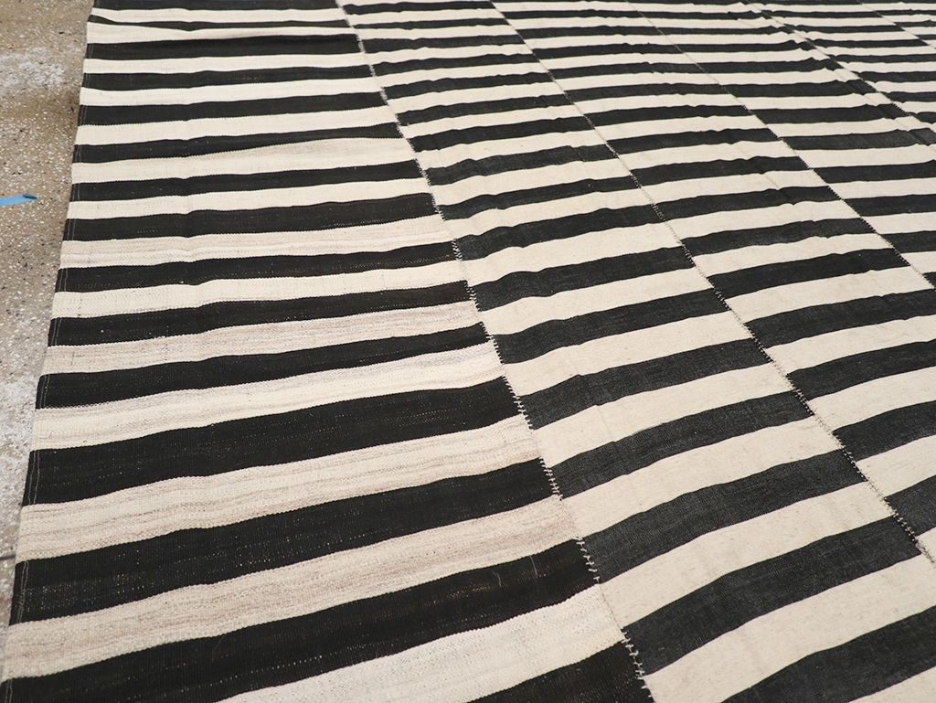 Vintage Persian Flatweave Kilim Large Room Size Carpet, No.30460 - Staging