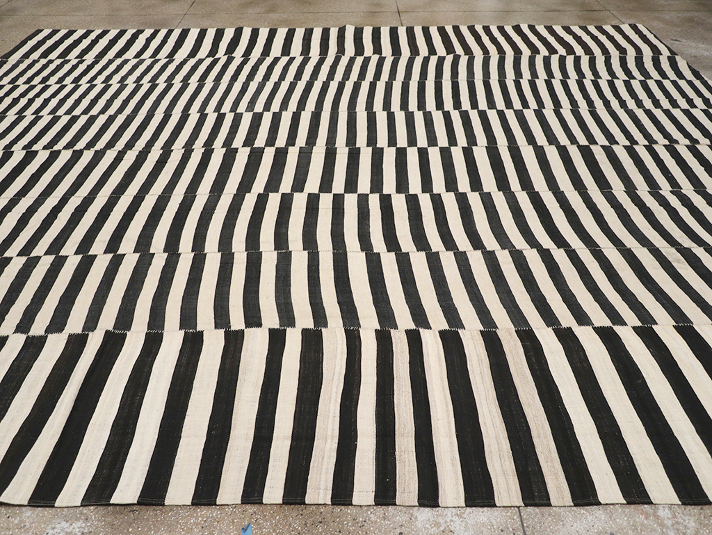 Vintage Persian Flatweave Kilim Large Room Size Carpet, No.30460 - Staging