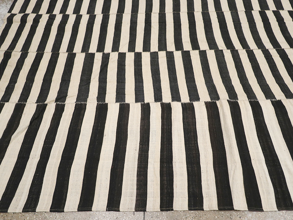 Vintage Persian Flatweave Kilim Large Room Size Carpet, No.30460 - Staging