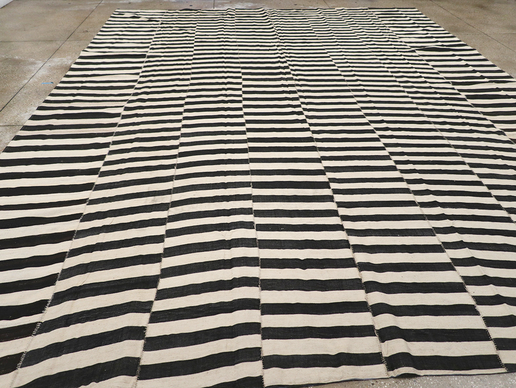 Vintage Persian Flatweave Kilim Large Room Size Carpet, No.30460 - Staging