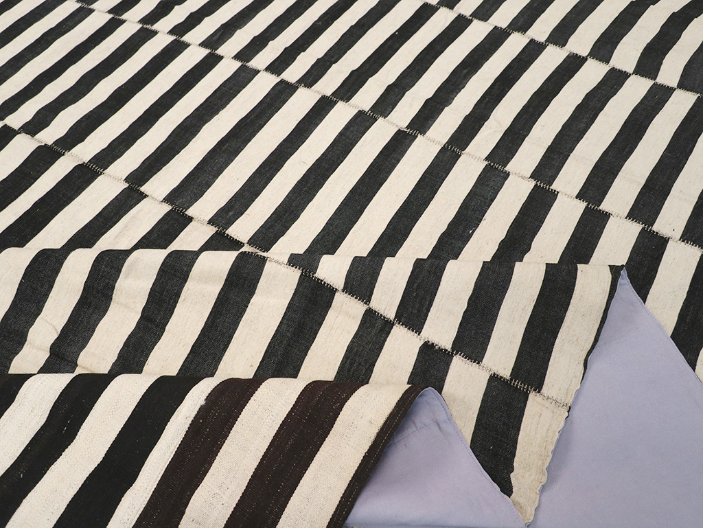 Vintage Persian Flatweave Kilim Large Room Size Carpet, No.30460 - Staging