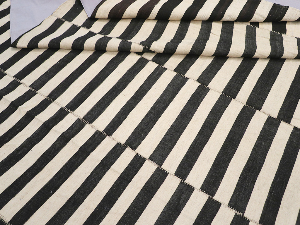 Vintage Persian Flatweave Kilim Large Room Size Carpet, No.30460 - Staging