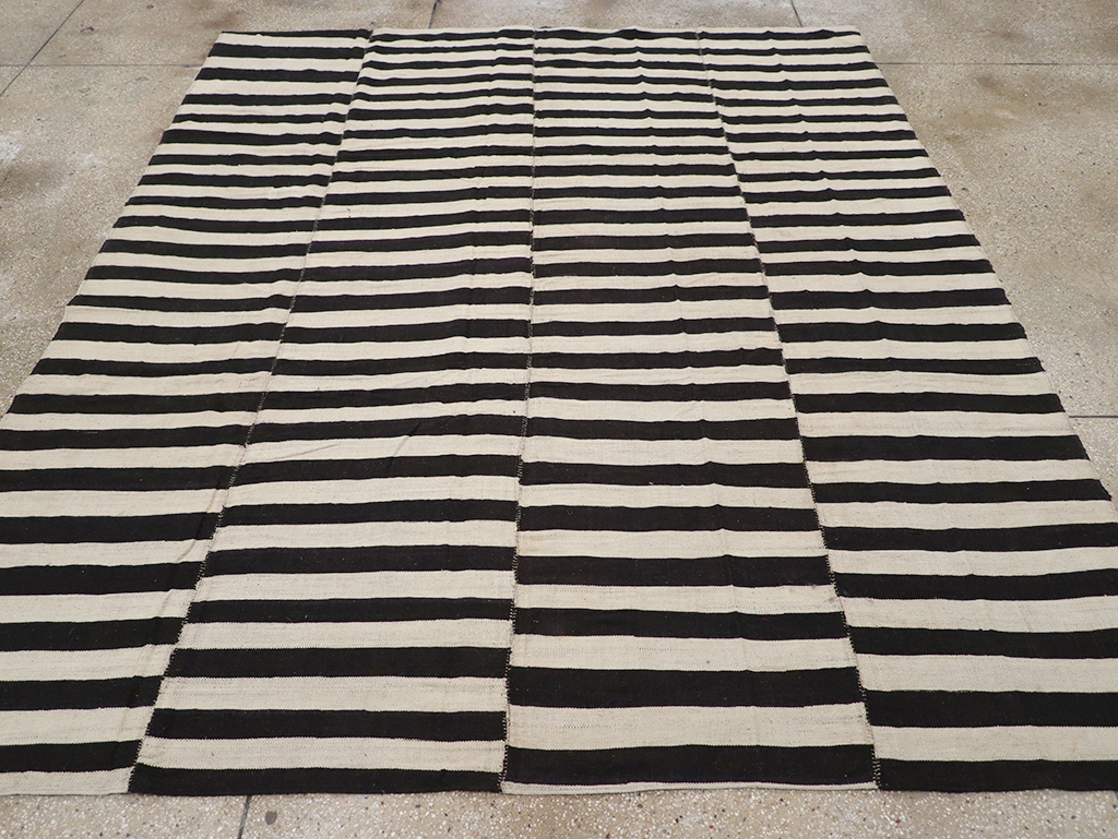 Vintage Persian Flatweave Kilim Small Room Size Carpet, No.30462 - Staging