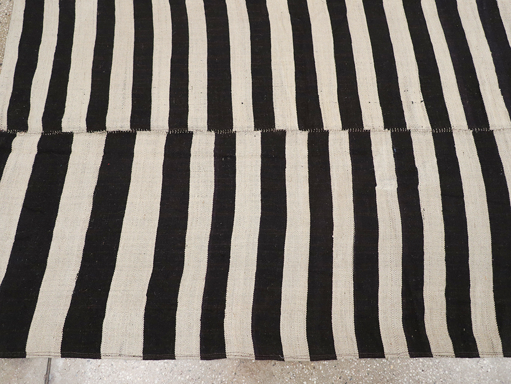 Vintage Persian Flatweave Kilim Small Room Size Carpet, No.30462 - Staging