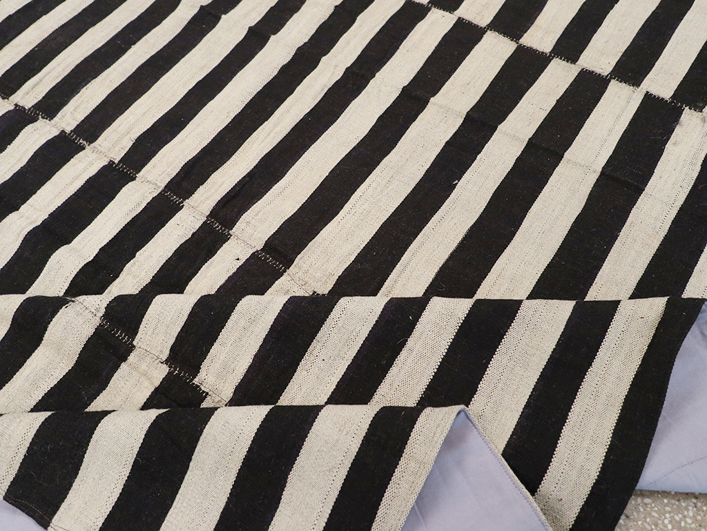 Vintage Persian Flatweave Kilim Small Room Size Carpet, No.30462 - Staging