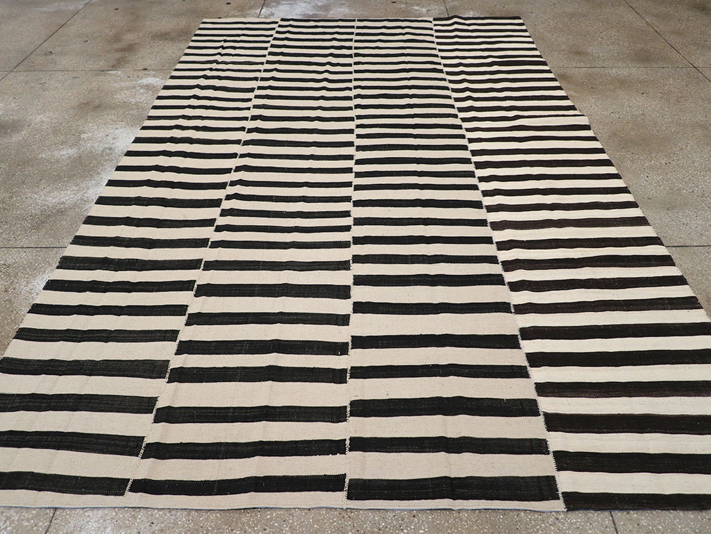 Vintage Persian Flatweave Kilim Room Size Carpet, No.30464 - Staging