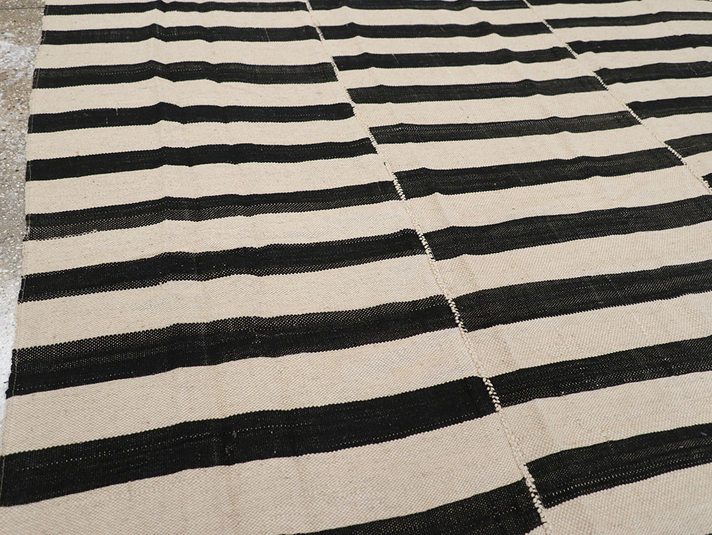 Vintage Persian Flatweave Kilim Room Size Carpet, No.30464 - Staging