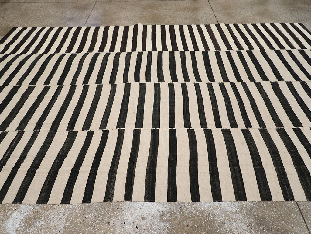 Vintage Persian Flatweave Kilim Room Size Carpet, No.30464 - Staging