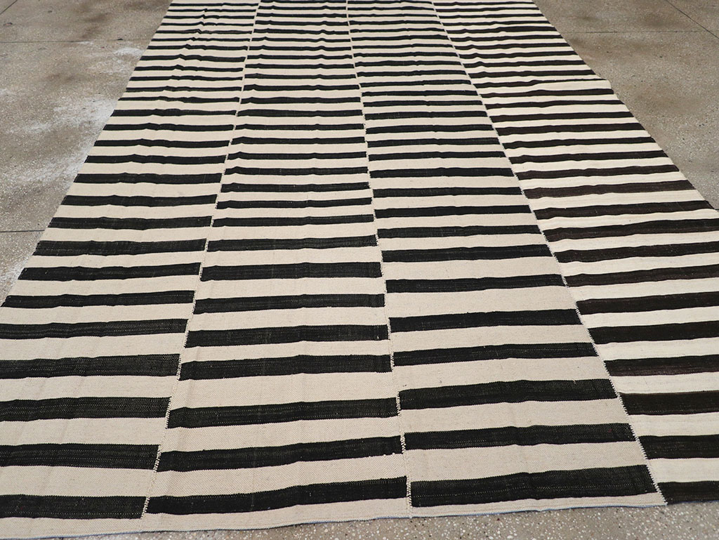 Vintage Persian Flatweave Kilim Room Size Carpet, No.30464 - Staging