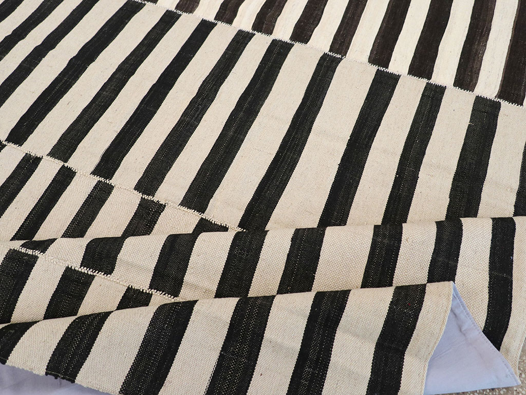 Vintage Persian Flatweave Kilim Room Size Carpet, No.30464 - Staging