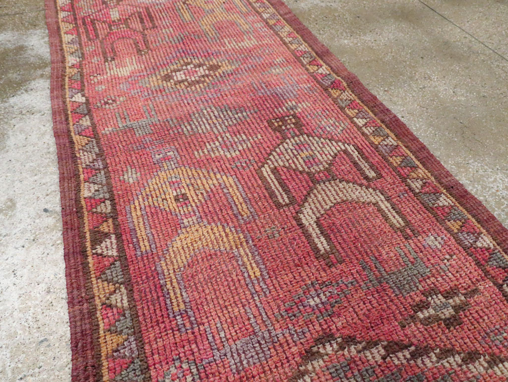 Vintage Turkish Anatolian Pictorial Runner, No.30492 - Staging