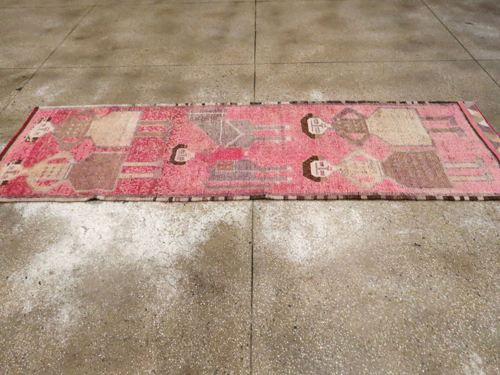 Vintage Turkish Anatolian Pictorial Runner, No.30493 - Staging