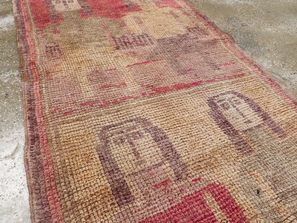 Vintage Turkish Anatolian Pictorial Runner, No.30494 - Staging