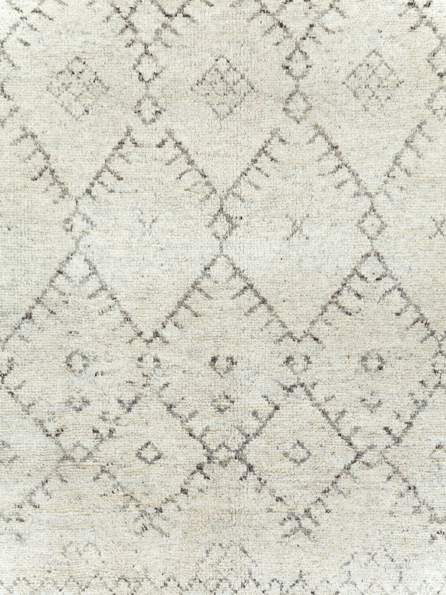 Contemporary Moroccan Small Room Size Carpet, No.30498 - Staging