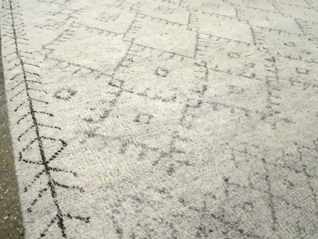 Contemporary Moroccan Small Room Size Carpet, No.30498 - Staging