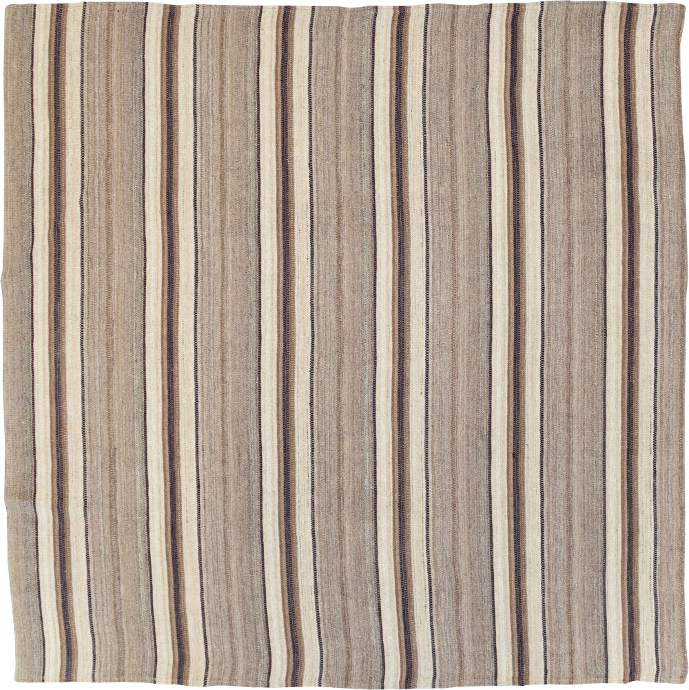 Contemporary Turkish Flatweave Kilim Square Room Size Carpet, No.30512 - Staging