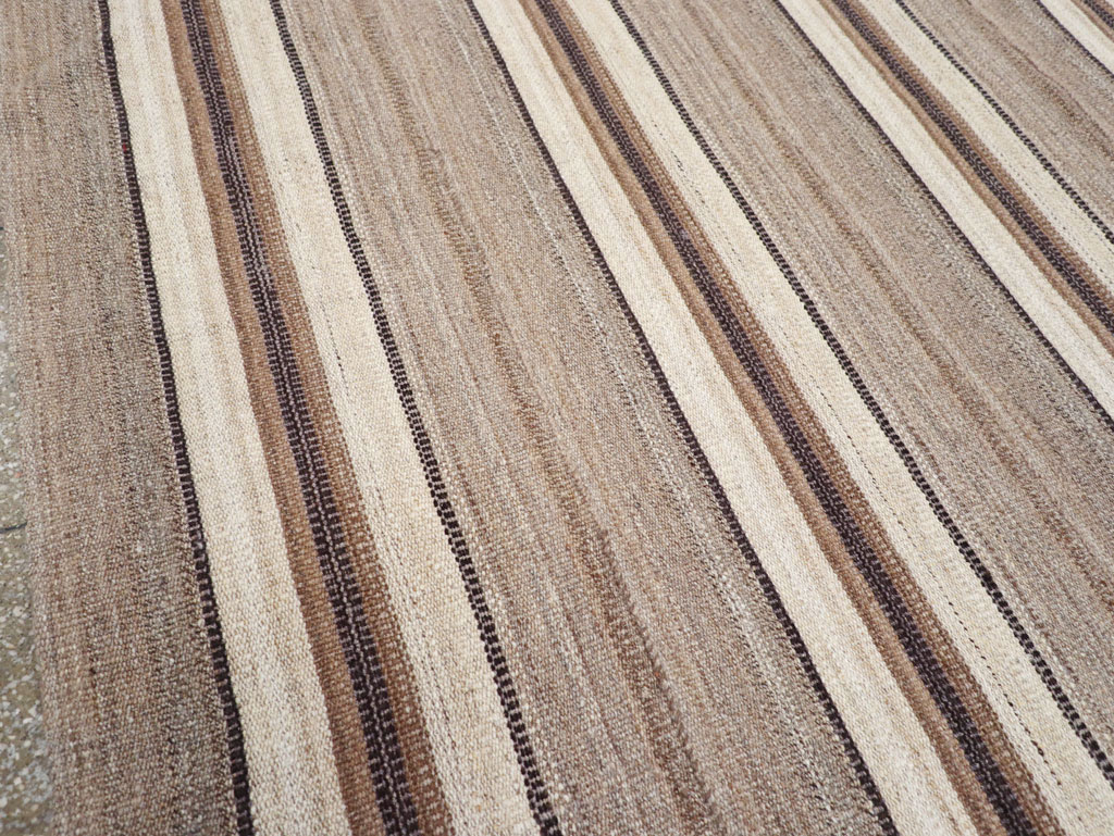 Contemporary Turkish Flatweave Kilim Square Room Size Carpet, No.30512 - Staging