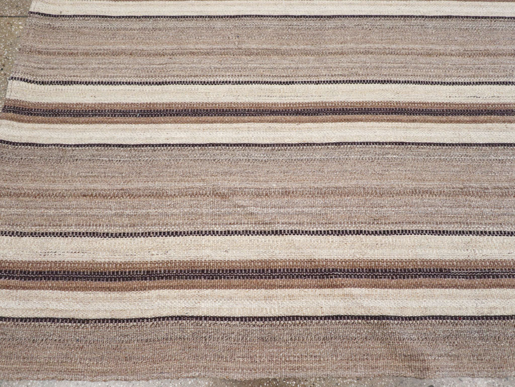 Contemporary Turkish Flatweave Kilim Square Room Size Carpet, No.30512 - Staging