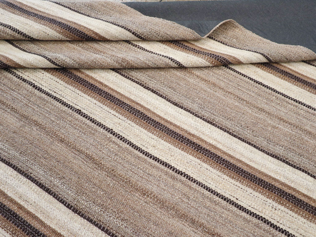 Contemporary Turkish Flatweave Kilim Square Room Size Carpet, No.30512 - Staging