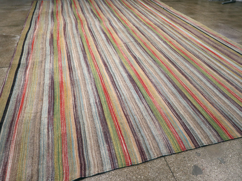 Large Contemporary Turkish Flatweave Kilim Carpet, No.30515 - Staging