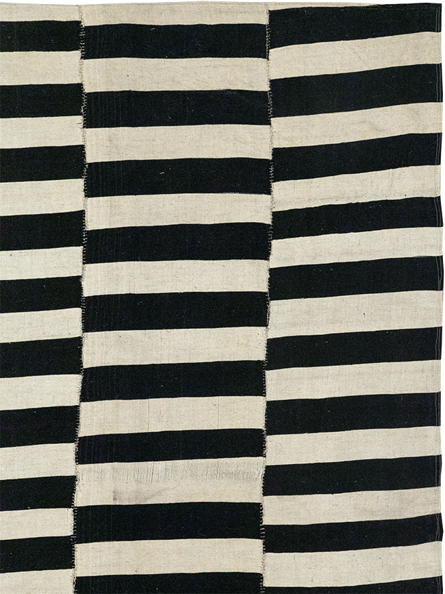 Modern Persian Flatweave Kilim Room Size Carpet, No.30517 - Staging