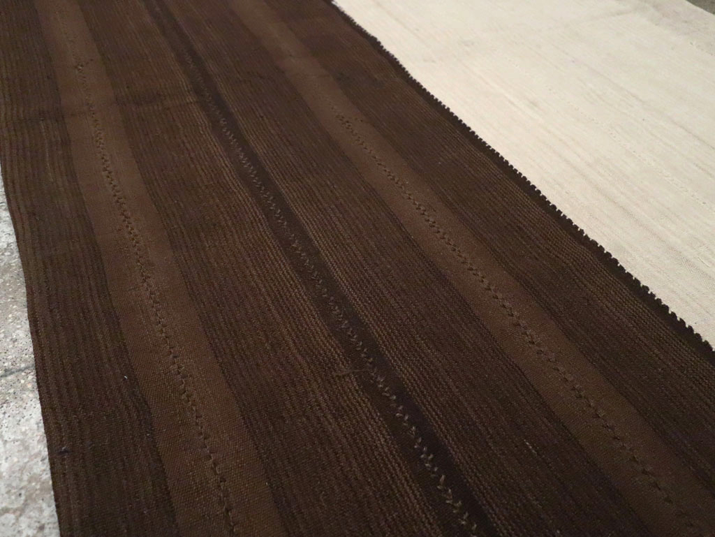 Tribal Mid-20th Century Turkish Flatweave Kilim, No.30529 - Staging