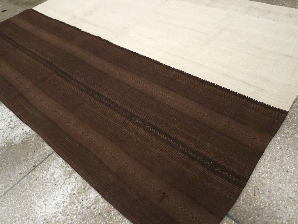 Tribal Mid-20th Century Turkish Flatweave Kilim, No.30529 - Staging