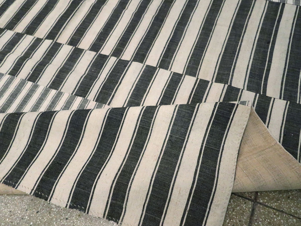 Vintage Turkish Flatweave Kilim Room Size Carpet, No.30530 - Staging