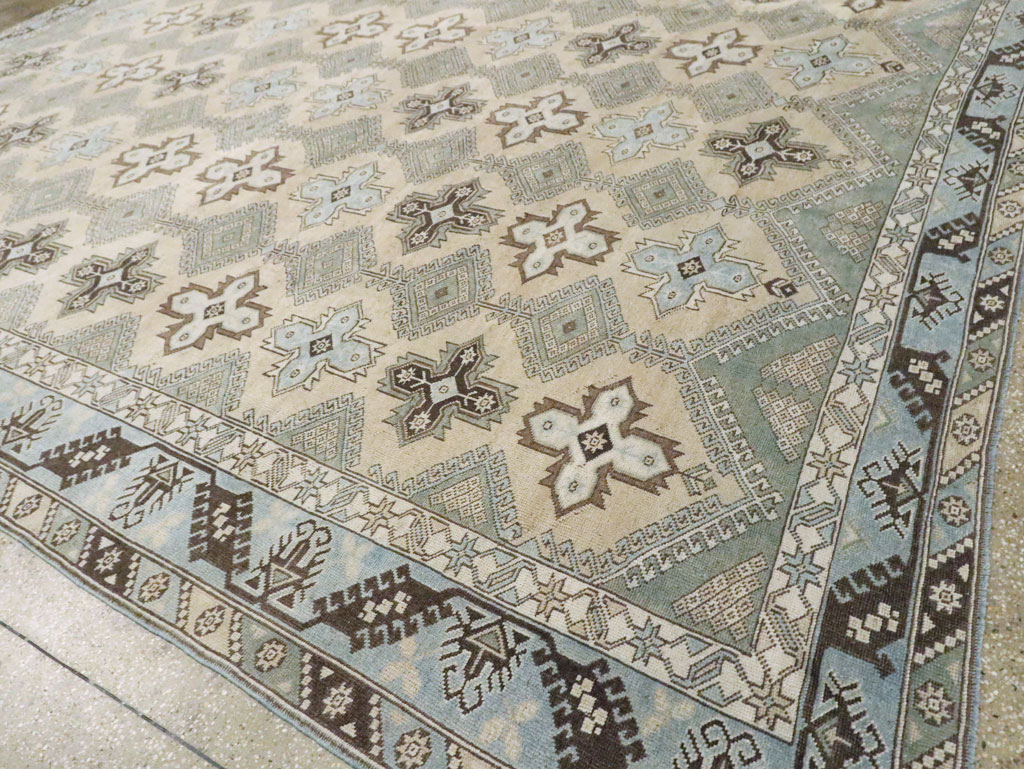 Vintage Room Size Anatolian Carpet, No.30564 - Staging