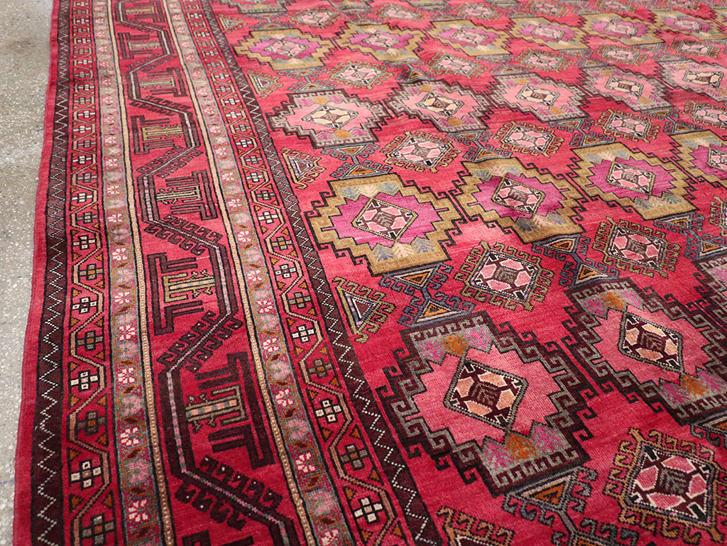Vintage Central Asia Turkoman Room Size Carpet, No.30601 - Staging