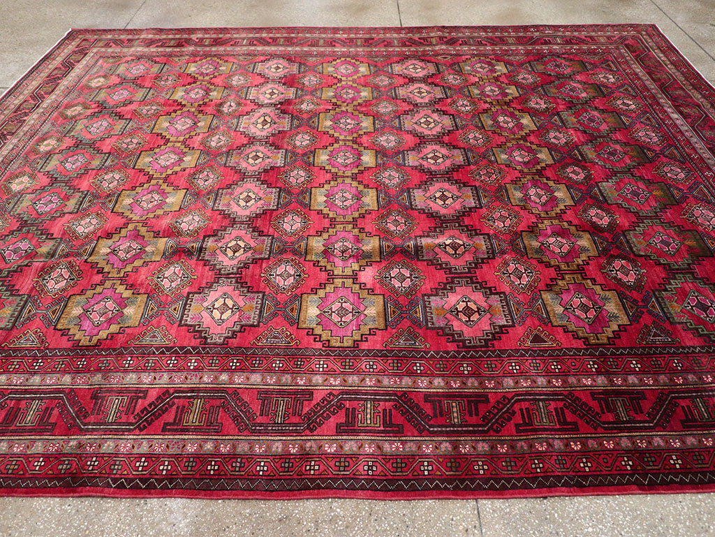 Vintage Central Asia Turkoman Room Size Carpet, No.30601 - Staging