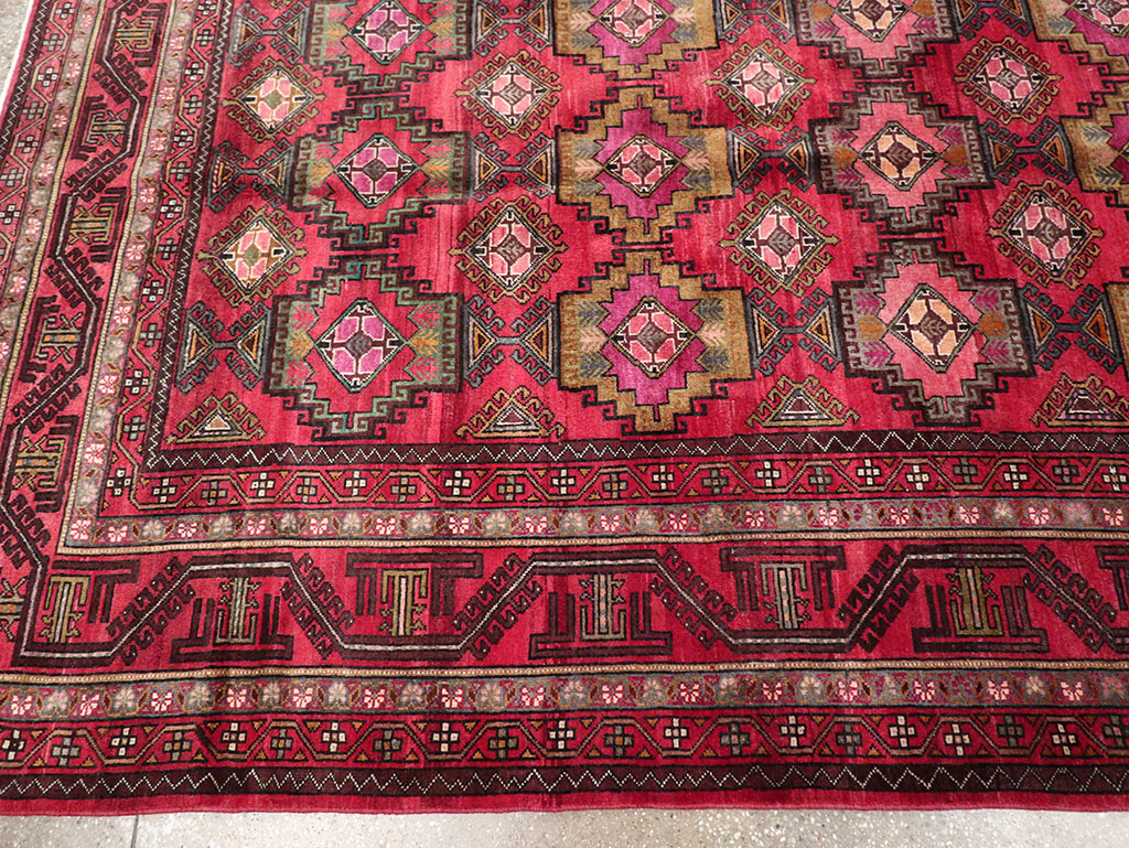 Vintage Central Asia Turkoman Room Size Carpet, No.30601 - Staging