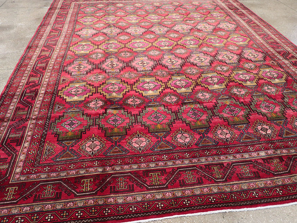 Vintage Central Asia Turkoman Room Size Carpet, No.30601 - Staging