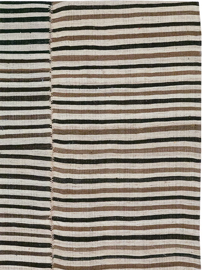 Vintage Persian Flatweave Kilim Room Size Carpet, No.30639 - Staging