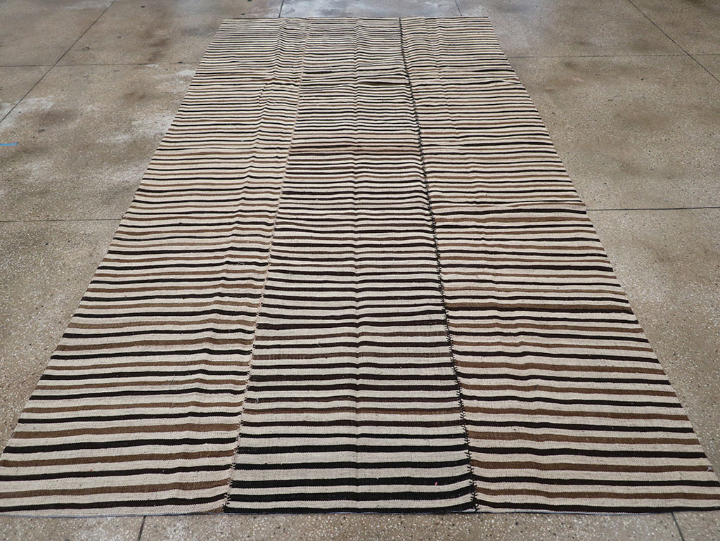 Vintage Persian Flatweave Kilim Room Size Carpet, No.30639 - Staging