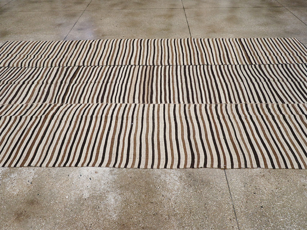 Vintage Persian Flatweave Kilim Room Size Carpet, No.30639 - Staging