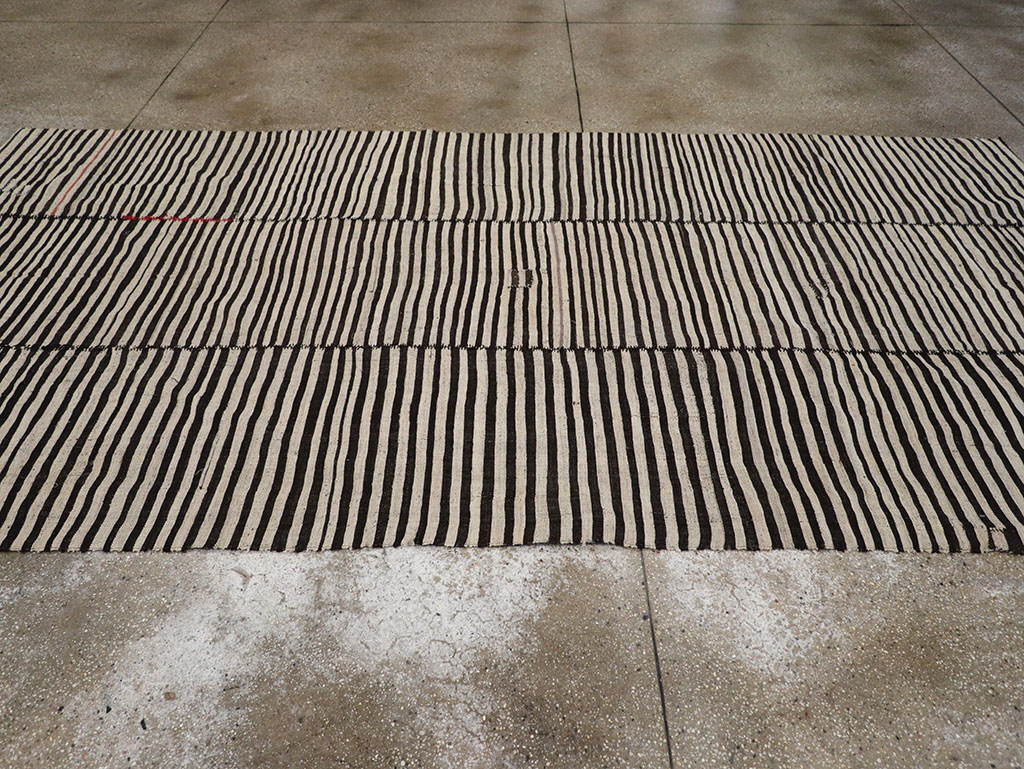 Vintage Persian Flatweave Kilim Gallery Carpet, No.30642 - Staging