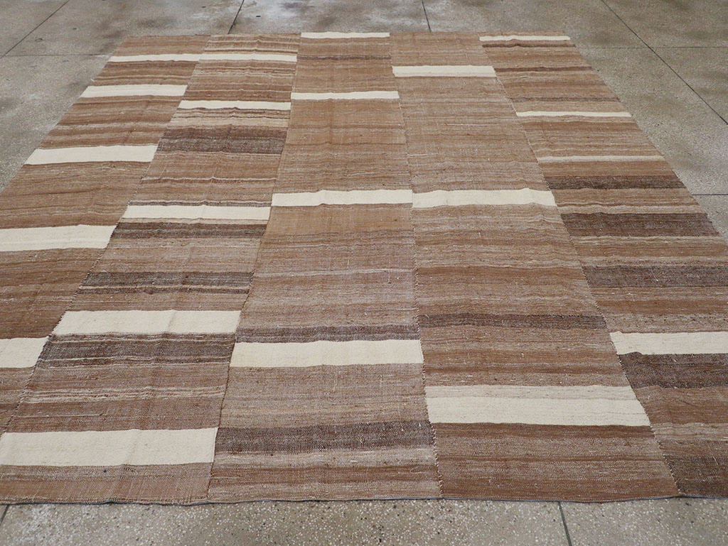 Vintage Turkish Flatweave Kilim Room Size Carpet, No.30654 - Staging