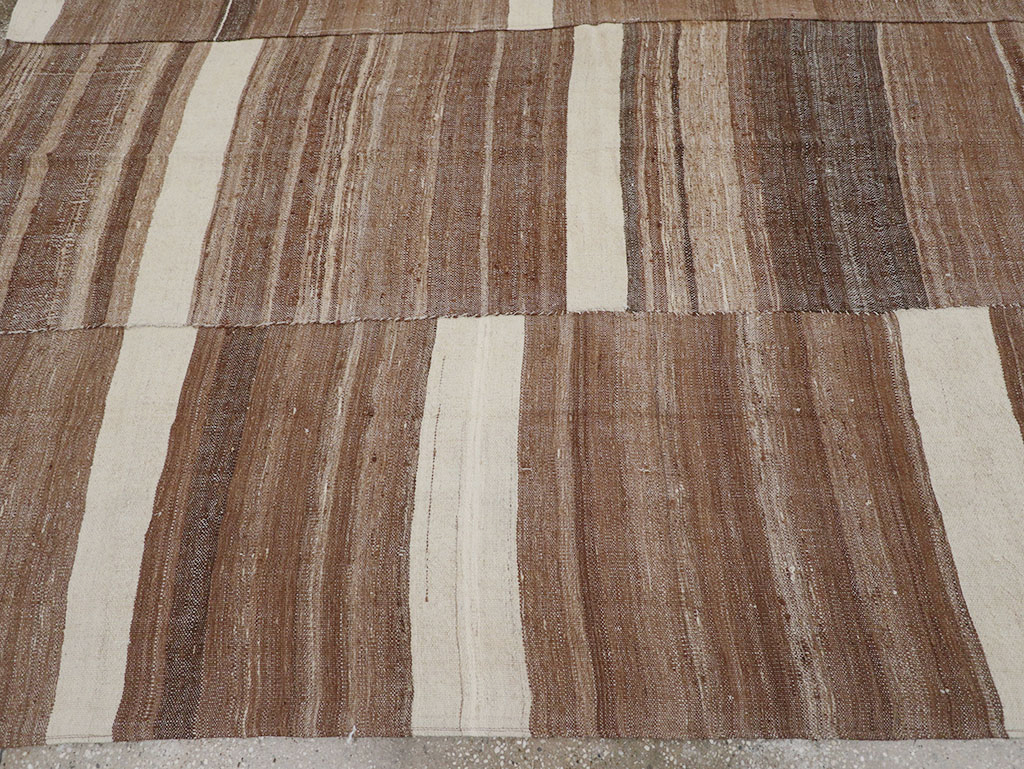 Vintage Turkish Flatweave Kilim Room Size Carpet, No.30654 - Staging