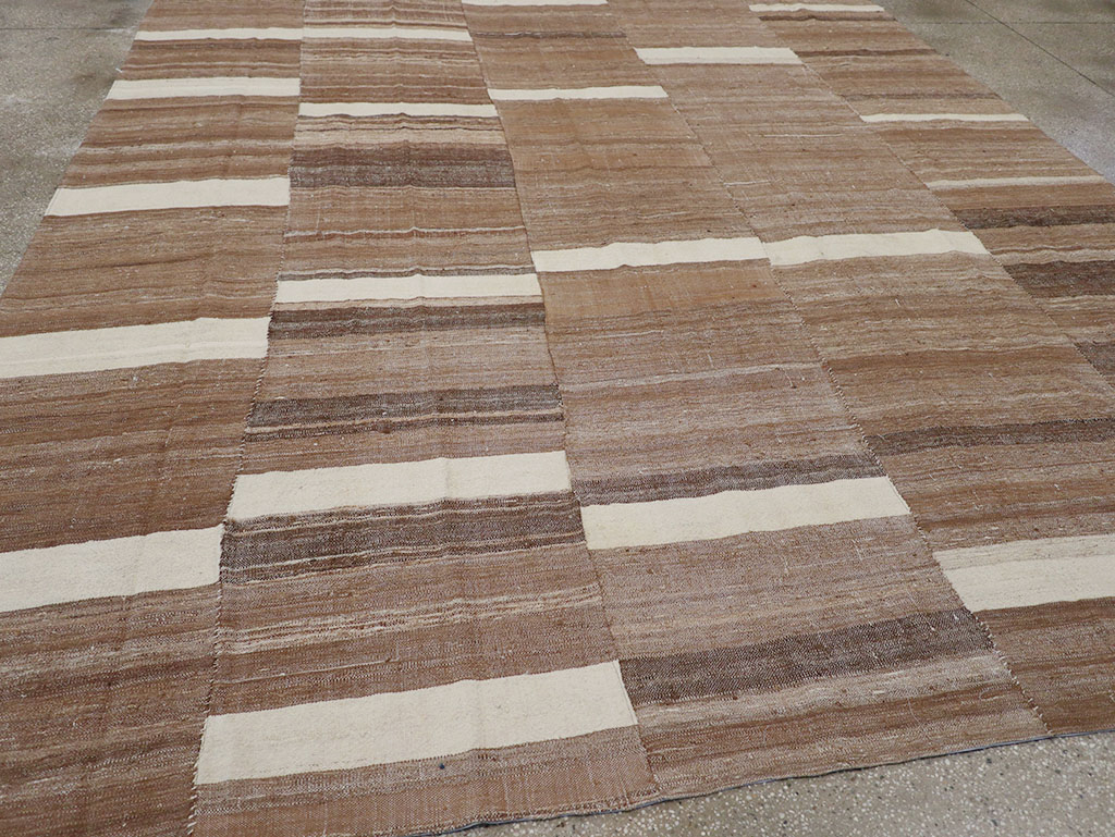 Vintage Turkish Flatweave Kilim Room Size Carpet, No.30654 - Staging