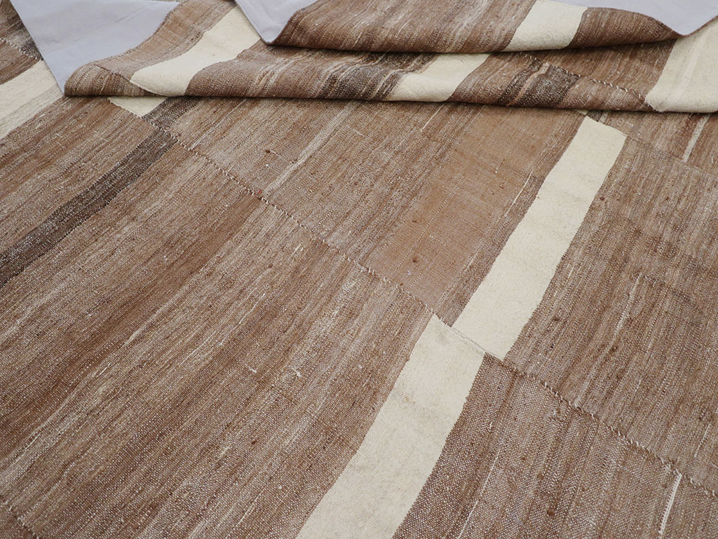 Vintage Turkish Flatweave Kilim Room Size Carpet, No.30654 - Staging