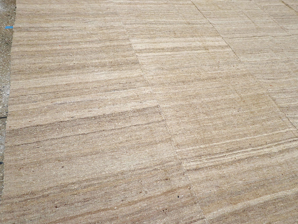 Vintage Turkish Flatweave Kilim Room Size Carpet, No.30660 - Staging