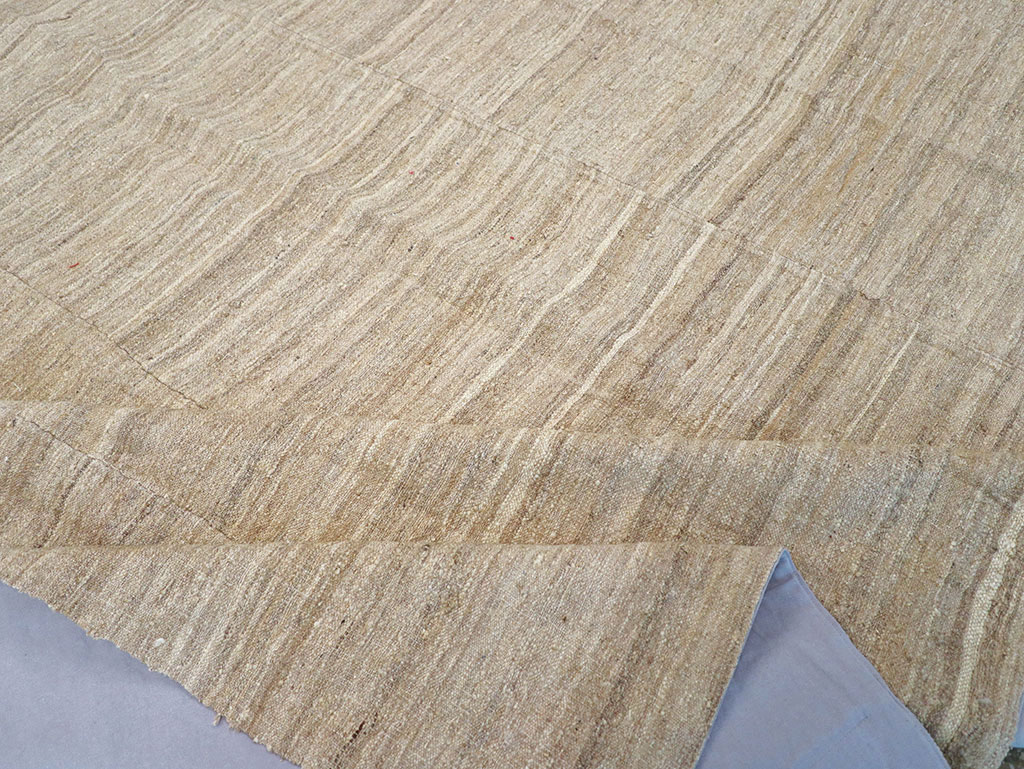 Vintage Turkish Flatweave Kilim Room Size Carpet, No.30660 - Staging