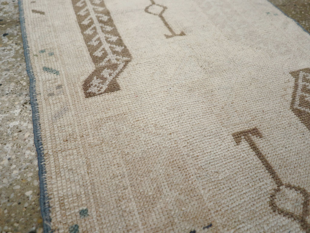 Vintage Turkish Anatolian Throw Rug, No.30674 - Staging