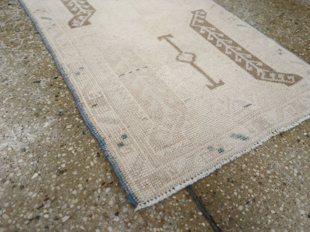 Vintage Turkish Anatolian Throw Rug, No.30674 - Staging
