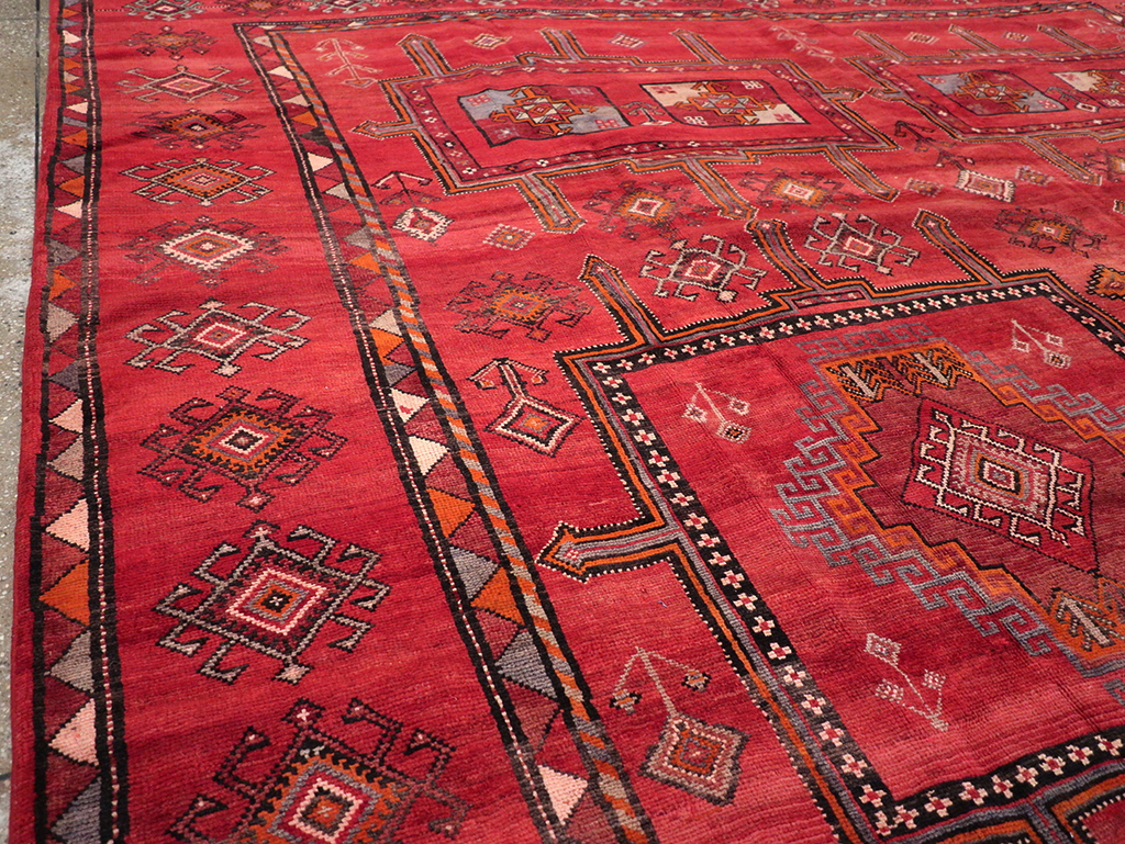 Vintage Turkish Anatolian Room Size Carpet, No.30691 - Staging