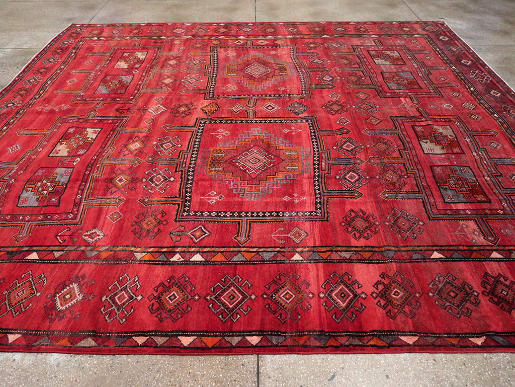Vintage Turkish Anatolian Room Size Carpet, No.30691 - Staging