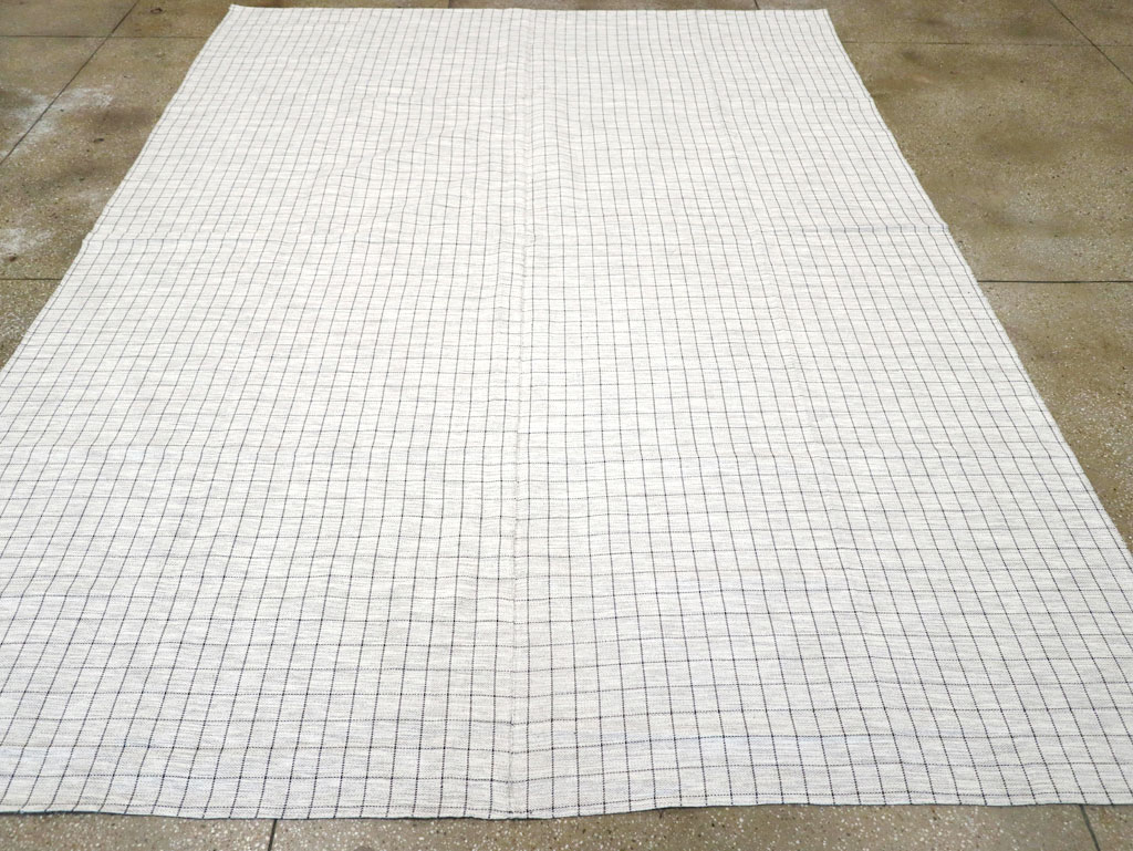 Contemporary Turkish Flatweave Kilim Room Size Carpet, No.30702 - Staging