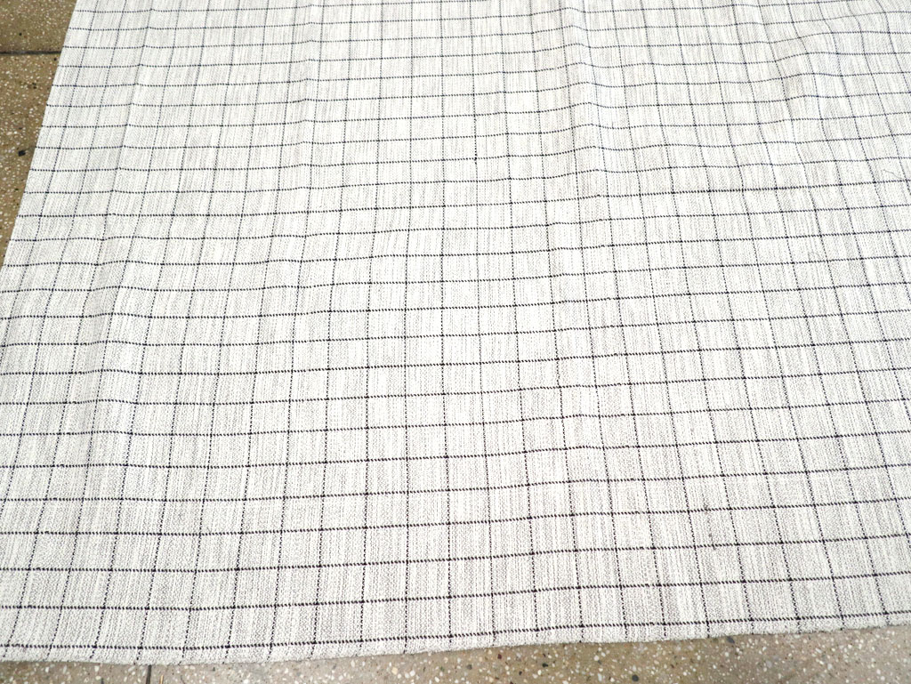 Contemporary Turkish Flatweave Kilim Room Size Carpet, No.30702 - Staging